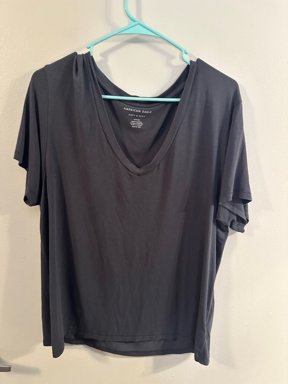 American Eagle Outfitters Black V-Neck Soft and Sexy Short Sleeve Tee
